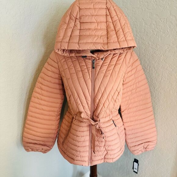 BCBGeneration Diagonal Seam Puffer Hooded Jacket Coral Pink Size Medium (8), NWT - Picture 7 of 16